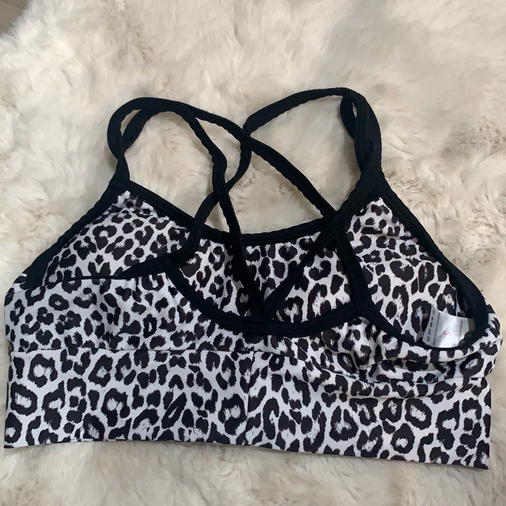 Sports bra w/ padding - Picture 2 of 2